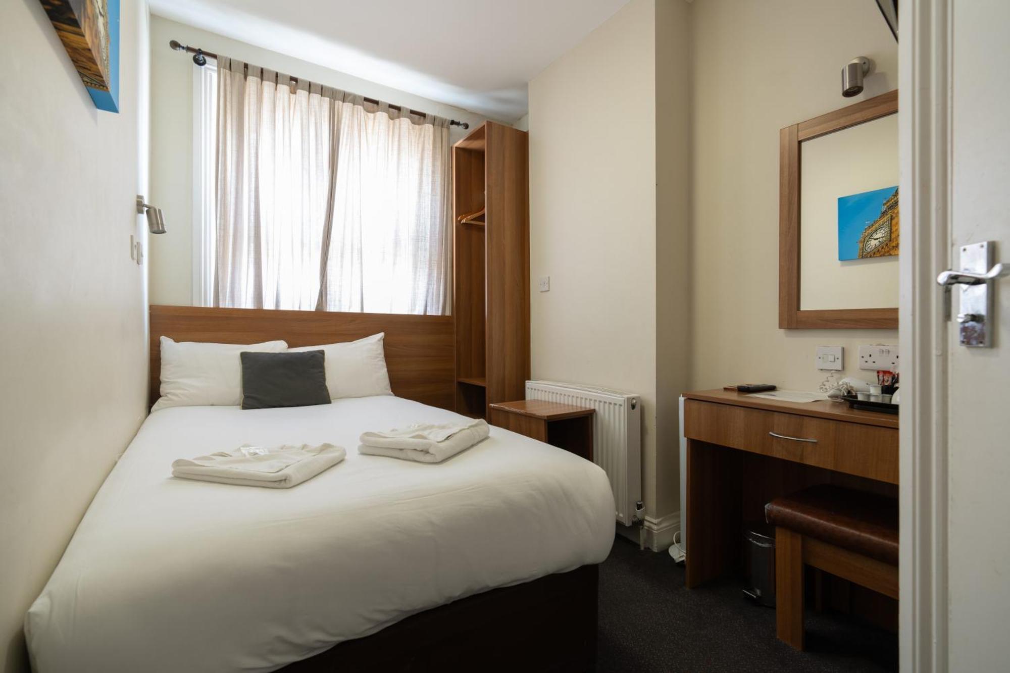 Ascot Hyde Park Hotel Лондон Екстериор снимка